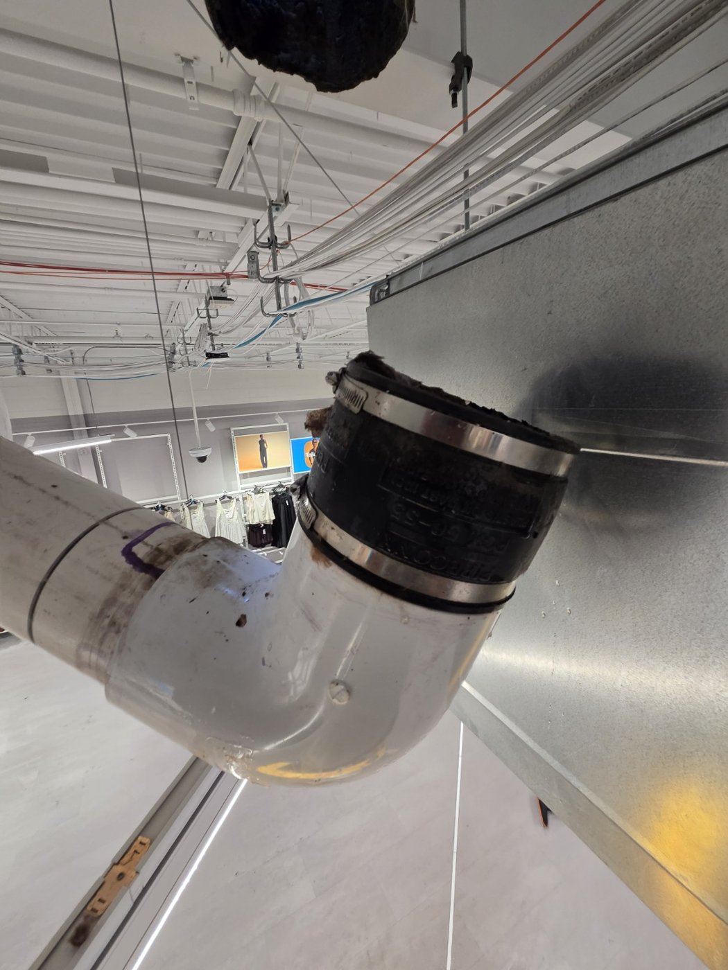 Drain pipe connection