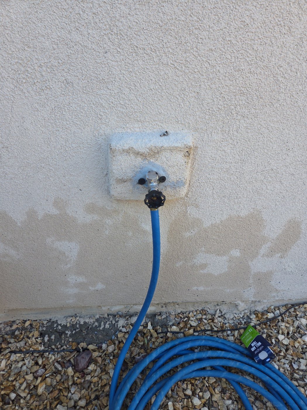 Exterior water connection